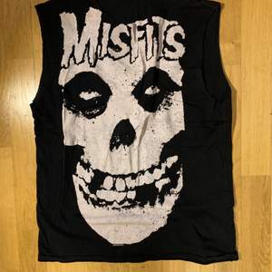 Misfist H&M divided top size small 💀💀💀