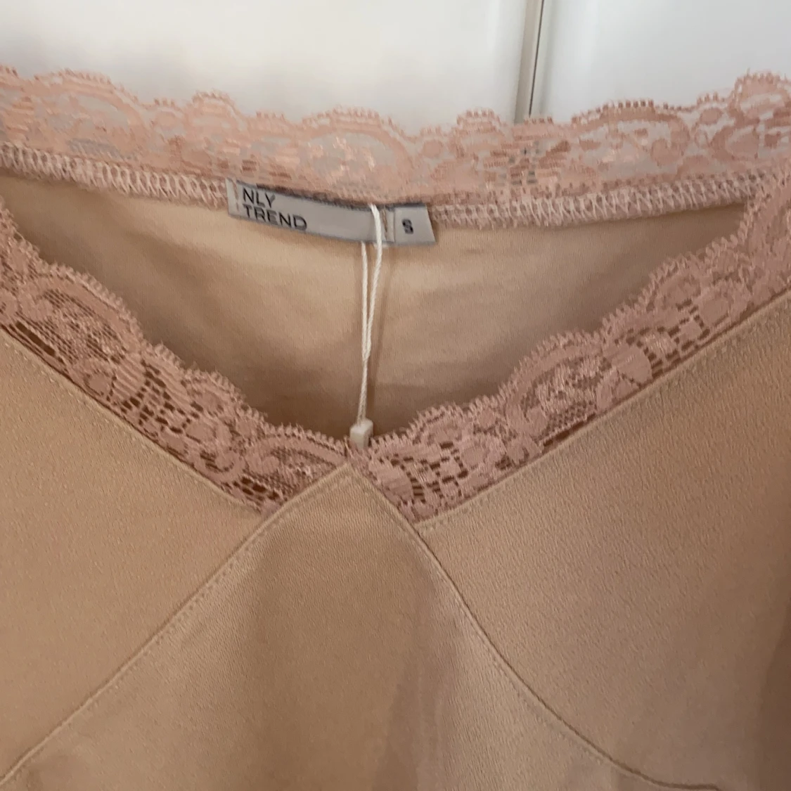 Beige/brunt linne  - 90