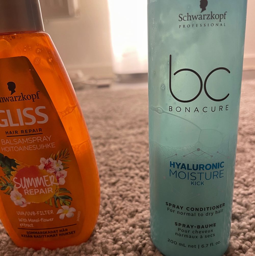 Olika hår produkter!! Använder ej längre☺️på bild två ser ni hur mycket som är kvar i balsamsprayerna❤️Den orange från Gliss fin s inte att köpa mer💖gör av er om ni har frågor om vad produkterna för osv🥰frakten är olika men 12-24kr❤️Proffs Hår Gelé=15kr pluss frakt (typ hela kvar)✨Gliss Repair Summer balsamspray=15kr pluss frakt (se bild två)✨Liten hårspray från Schwarzkopf=5kr pluss frakt (75/75ml kvar) RESERVERAD✨Balsamspray från Schwarzkopf moisture mot torrt eller normalt hår (jätte bra!!)=15kr pluss frakt (ca halva kvar)❤️. Övrigt.