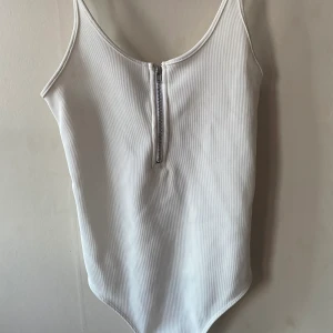 Body från bikbok  - Aldrig använd, för liten för mig därför säljer jag!