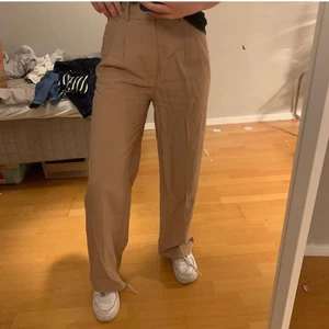 Kostymbyxor  - Becha kostymbyxor från Gina🥰