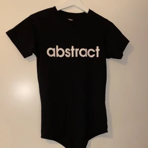 BIKBOK svart body - Hej 👋🏼 svart body från bikbok. Har aldrig används den. Lägsta bud: 75