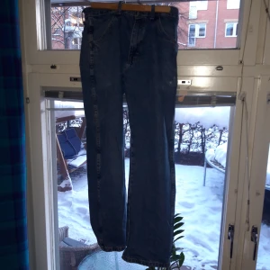 Rustler big pants - Rustler byxor snygga men börjar bli för små för mig dom har ett litet hål på baksidan priset kan diskuteras 