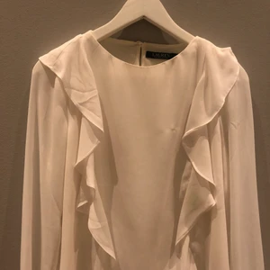  Ralph Louren volangblus - Perfekt blus både sommar/vinter byxor/kjol uppklätt/vardags 