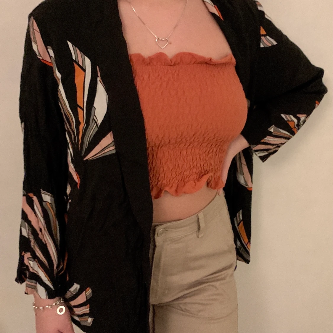 Svart blazer med somrigt mönster, M