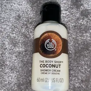 The body shop coconut shower cream 🤍den är oanvänd!