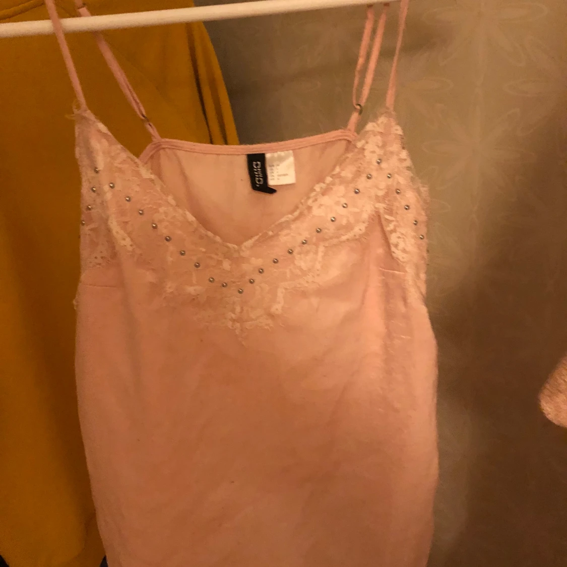 GULLIGT LINNE I SKÖNT MATERIAL! - 90