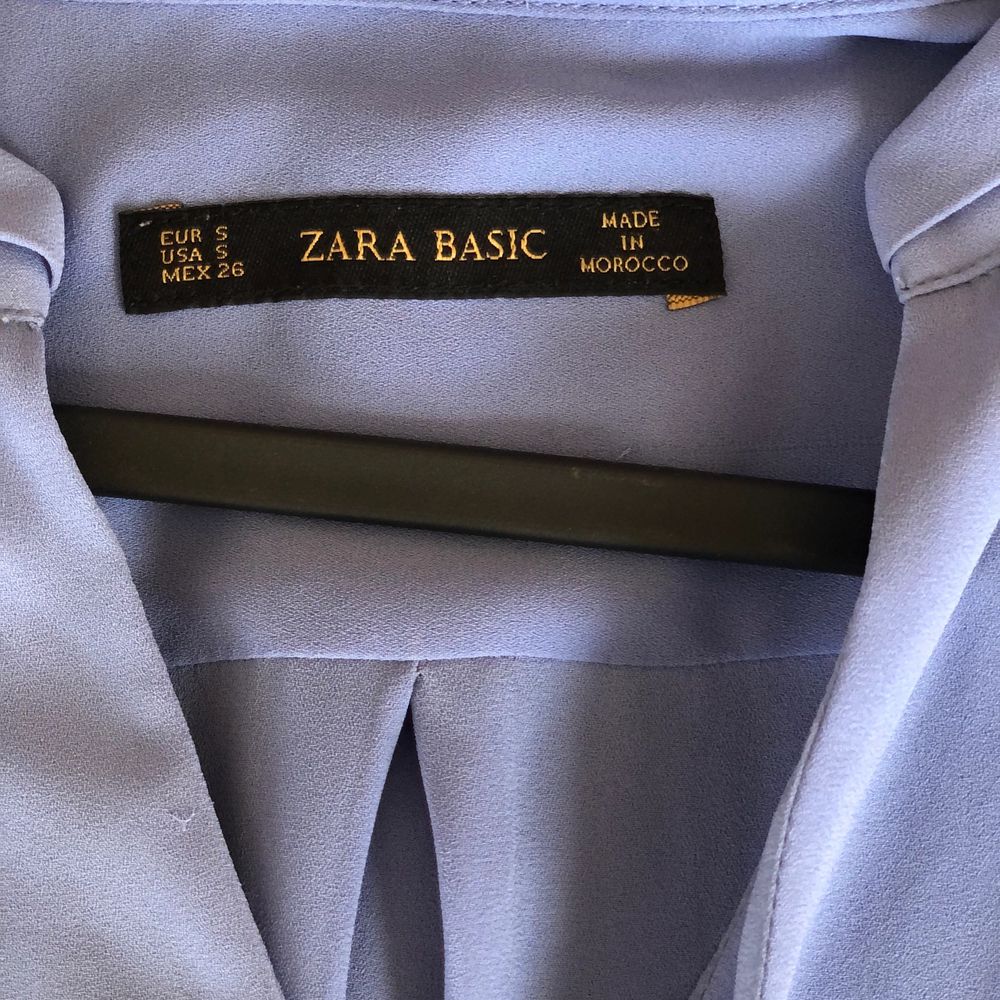 Comfy Zara blouse - worn few times . Blusar.