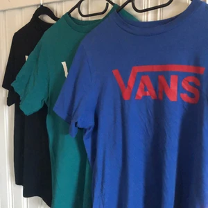 Vans t-shirt - Säljer dom här 3 vans t-shirtsen eftersom dom aldrig kommit till användning av mig. Dom har stl L men passar för dom som har XS/S. 50kr styck, 150kr för alla. Skriv för tydligare bilder, skriv för intresse!❤️