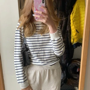 Randig tröja  - Randig tröja från hampton republic i storlek S, har snöre vid nacken. Jättefint skick, knappt använd. Köpare står för frakt 💗💗