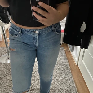 Lågmidjade jeans från Cubus!  - Säljer ljusblå lådmidjade jeans ifrån cubus i storlek XL