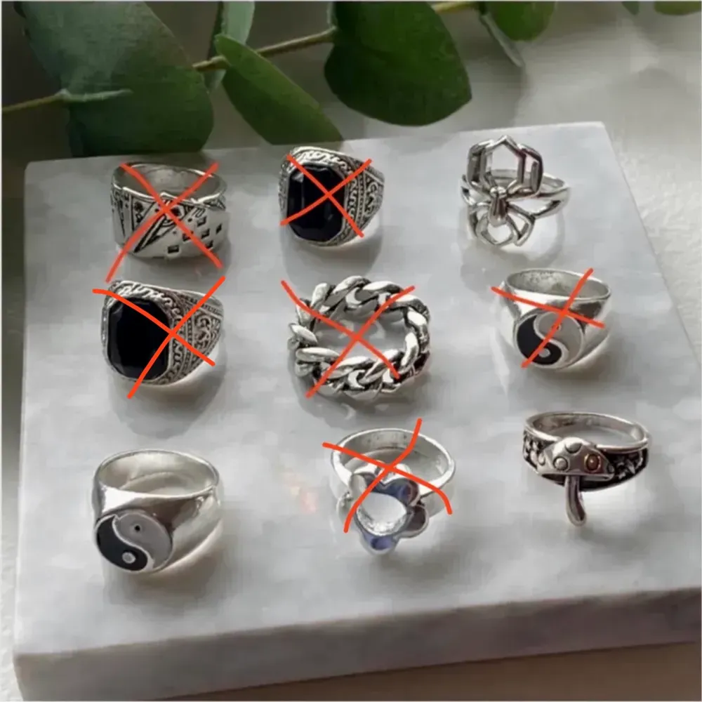 säljer dessa coola chunky ringarna! 😆 39kr styck, frakt 13kr 💛. Accessoarer.