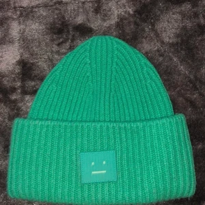 Acne mössa - As fin acne mössa med cool färg, pris kan diskuteras