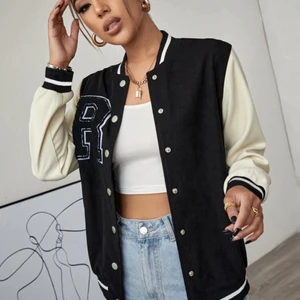 Collagejacka  - Jättefin collagejacka från shein, oanvänd fick hem igår men är fel storlek för mig