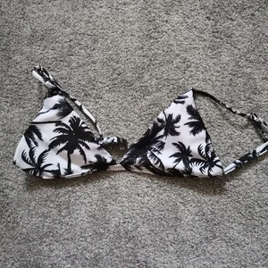Bikini  - Jättefin bikini överdel, str S.    Använd nån gång bara 