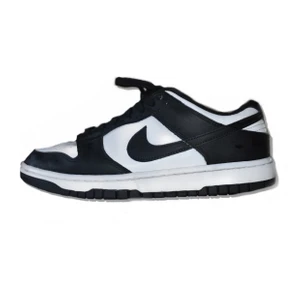 Nike sb dunks  - Nike sb dunks  Good condition worn a little bit. Small creases But otherwise fantastic quality!