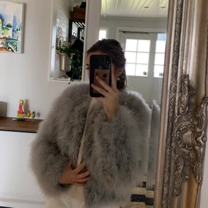 Fjäderjacka - Jättefin jacka som är använt ett fåtal gånger, storlek XS/S