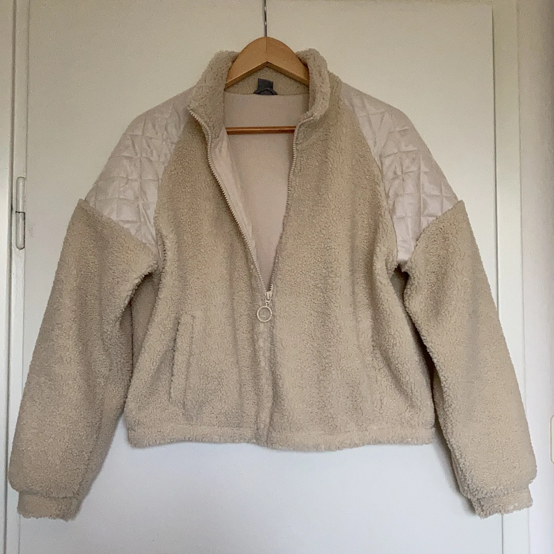 Vit teddyjacka!  - 90