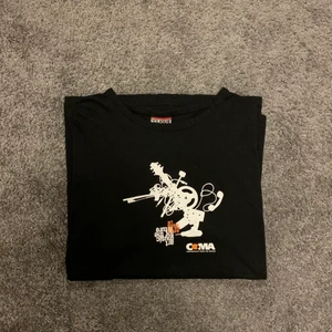 Vintage music t shirt - Bra kondition                                                                        Sitter som en kort XL/L.                                                      ingen koll om de är vintage bara antar