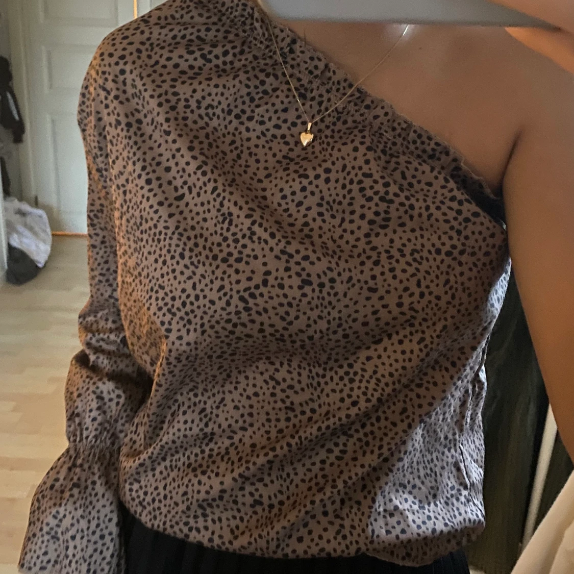 One shoulder topp - 90