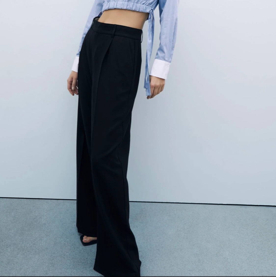 Svarta kostymbyxor  - 91