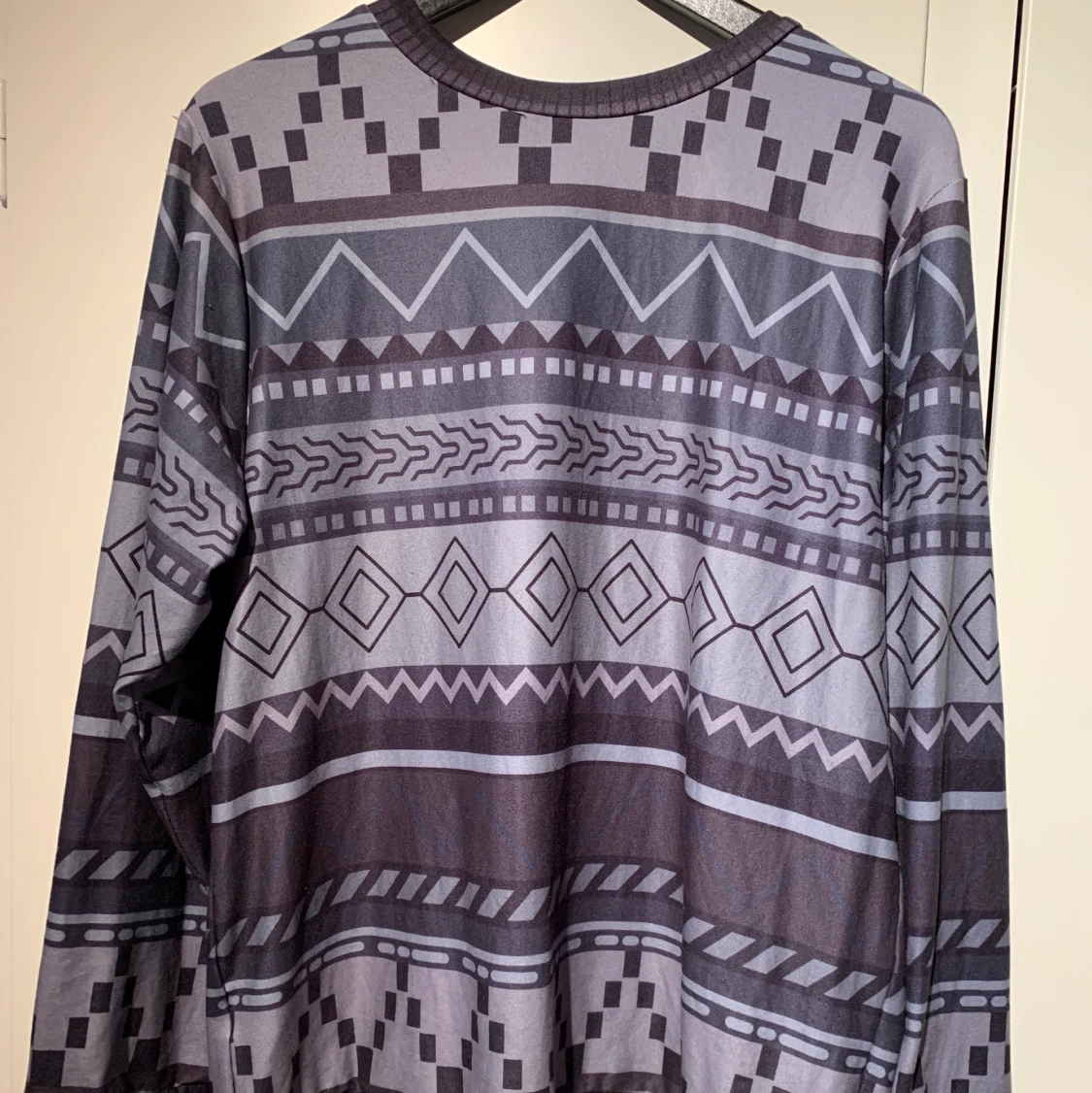 Mönstrad tröja långärmad  - 91