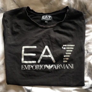 Armani - Äkta, använt några gånger lite sliten, m men passar s bra också