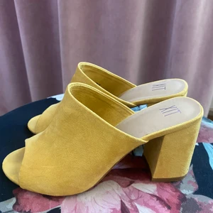 Sandaletter  - Från dinsko. Inköpta förra året och använda 2 ggr. Ord pris 399:- 