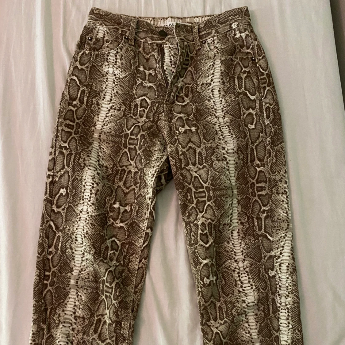 Snakeprint jeans strl 32