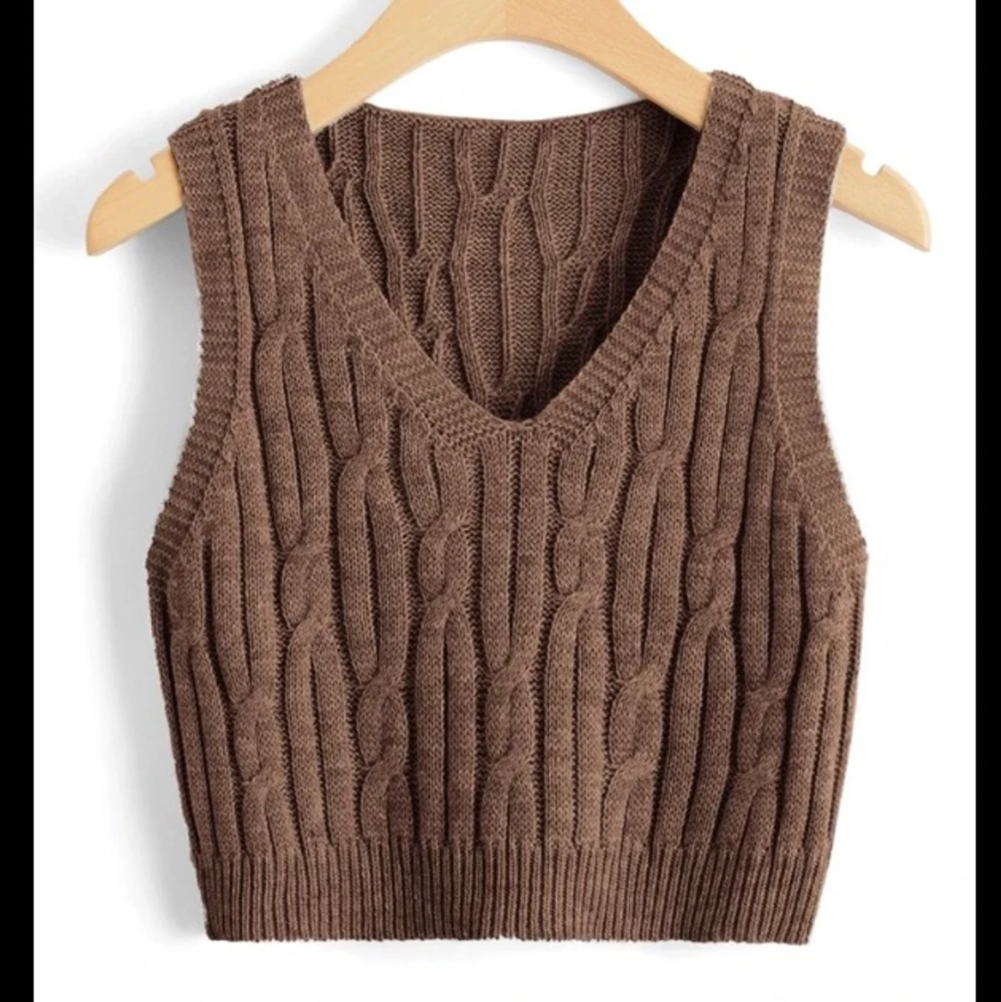 Brun stickad väst