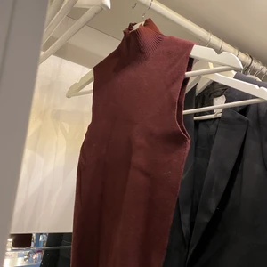 Line - Super fint vinrött line från zara knappt använt