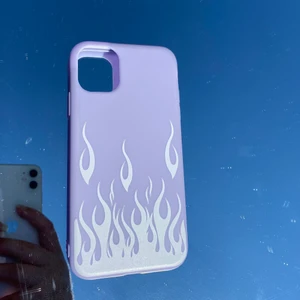 Lila skal - Säljer mitt lila skal med flammor, kommer inte till användning tyvärr🤍