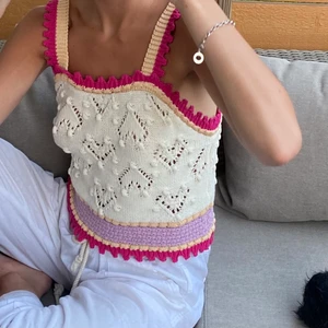 Zara topp - Jättefin Zara topp, endast använd 1 gång och säljer då jag inte får användning för den! 🤩🥰💕