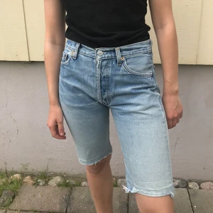 Levis shorts! W30 men passar small/xsmall - Snygga jeansshorts till sommaren! Från levis! Säljer pga lite för små! W30 men passar small/xsmall