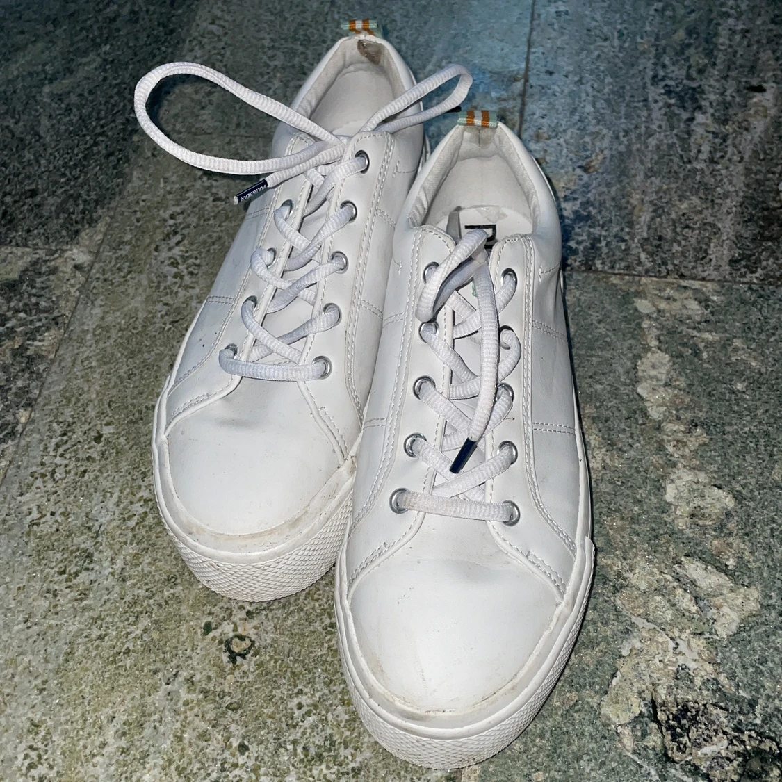 Vita sneakers strl 36 - 90