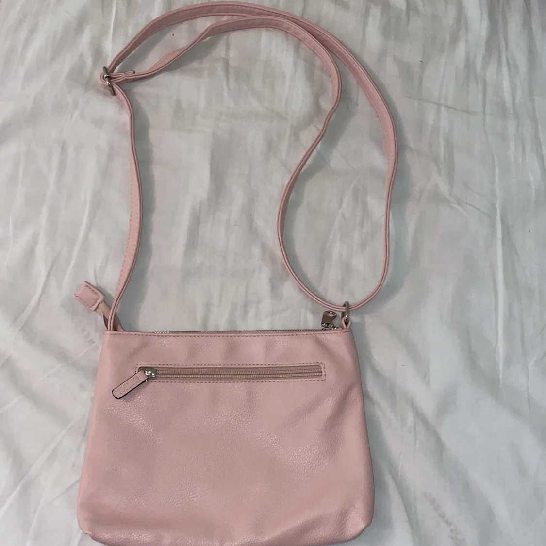 Rosa väska med justerbara band - 90