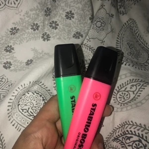 Pennor  - Överstrykningspennor 1=10kr båda=20kr