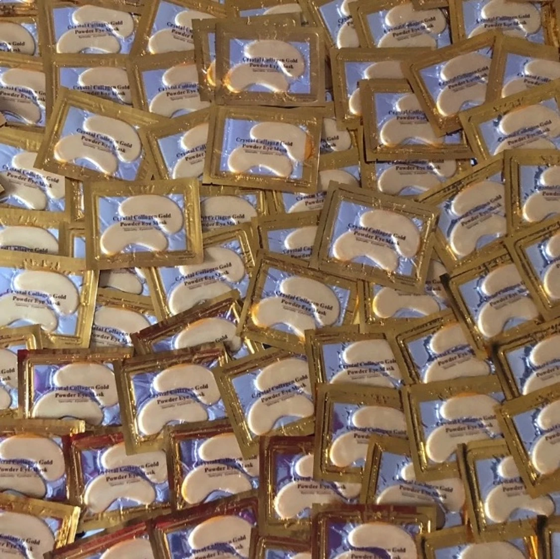 EYE PATCH MASK WITH COLLAGEN 15 SEK đ