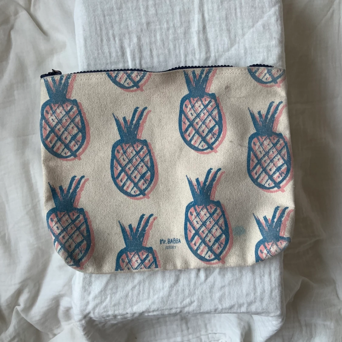pineapple pouch 🍍