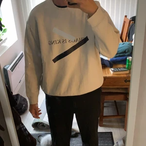 Lite oversized crewneck - Oversized tröja använd 1 gång