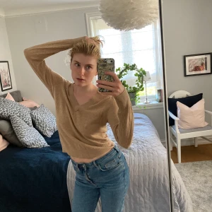 Tröja - Beige tröja, Abercrombie & Fitch, Storlek M, Inga anmärkningar, 60% Bomull, 20 % Viskos, 20% Nylon