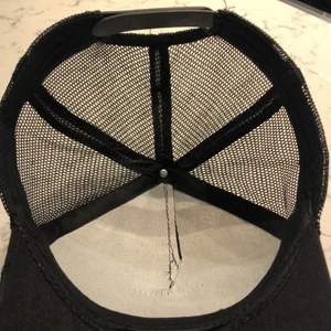 Goorden bros käps  - Riktigt snygg bra kvalite äkta märke och den är bara använd några få gånger väldigt bra köp.