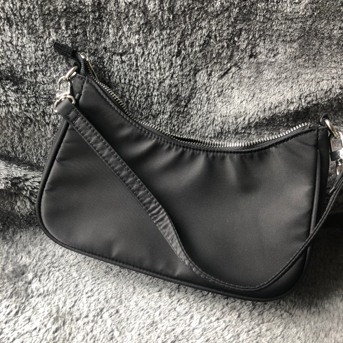 Svart Väska  - 90