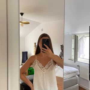 Zaralinne - Linne från zara i storlek XS