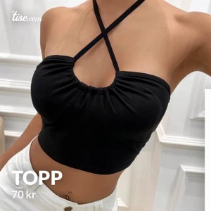 Svart topp - Topp från SHEIN i storlek XS, säljer då den inte används💕