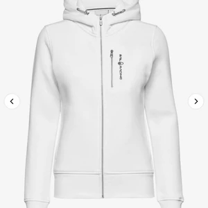 Vit sail racing kofta - En vit sail racing kofta i bra skick. Använd mycket, men nu på det senaste inte haft lika mycket användning för. 