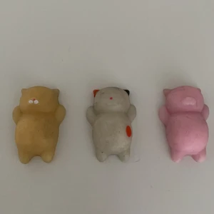 Katt mochi - Alla tillsammans kostar 10kr och en kostar 5kr. Vid intresse hör av dig så kan du få fler bilder.