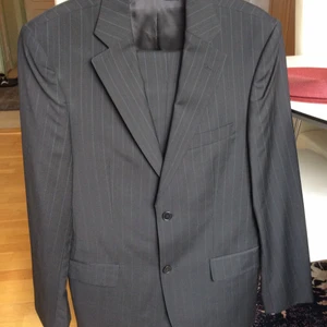 Kostym  - Andvänds kanske 2-3 ggr.