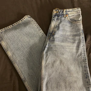 Blåa jeans  - Breda blåa jeans i utmärkt skick 