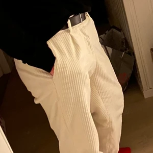 Mango chinos - Mango chinos i bra skick. Nypris ca 600kr, köparen står för frakt